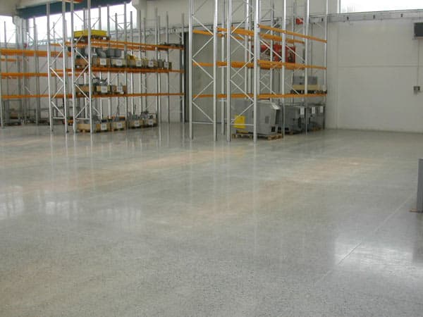 pavimenti-in-cemento-levigato-modena